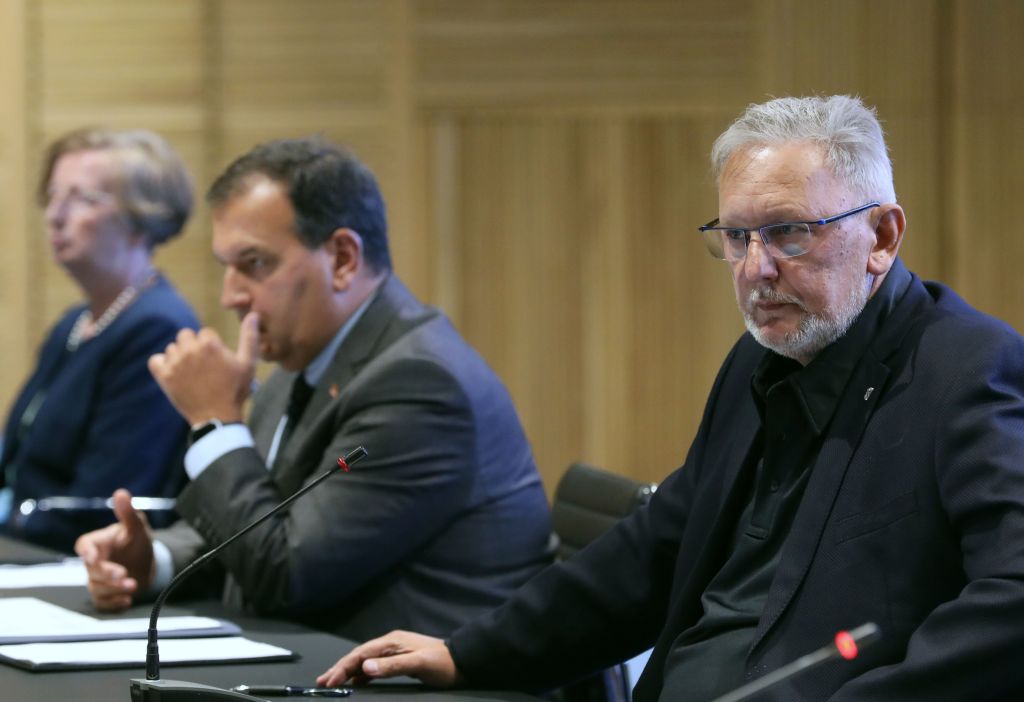 Božinović najavio kontrole kafića i javnog prijevoza, Beroš potvrdio da se Arena otvara za bolesnike