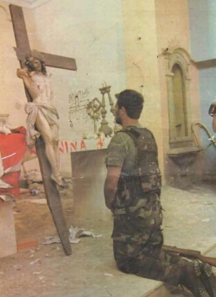 Hrvatska između križa, identiteta i tišine većine