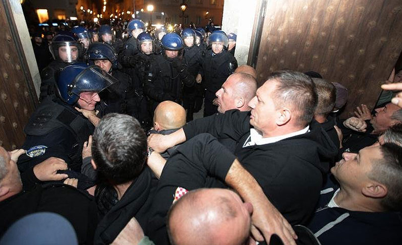 Milanović na branitelje slao policiju, a prosvjed Možemo prešutno podržao