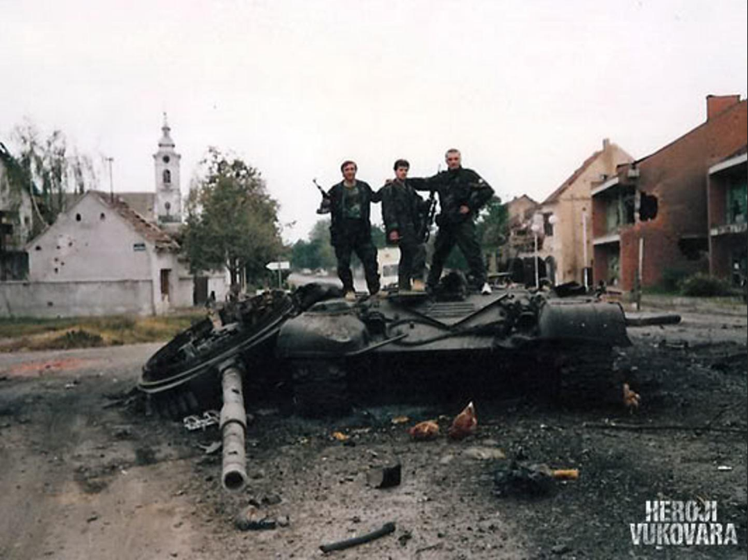 BRANITELJ SE PRISJETIO BITKE ZA NUŠTAR: Opisao jeziv ulazak stotina četnika u selo (video)