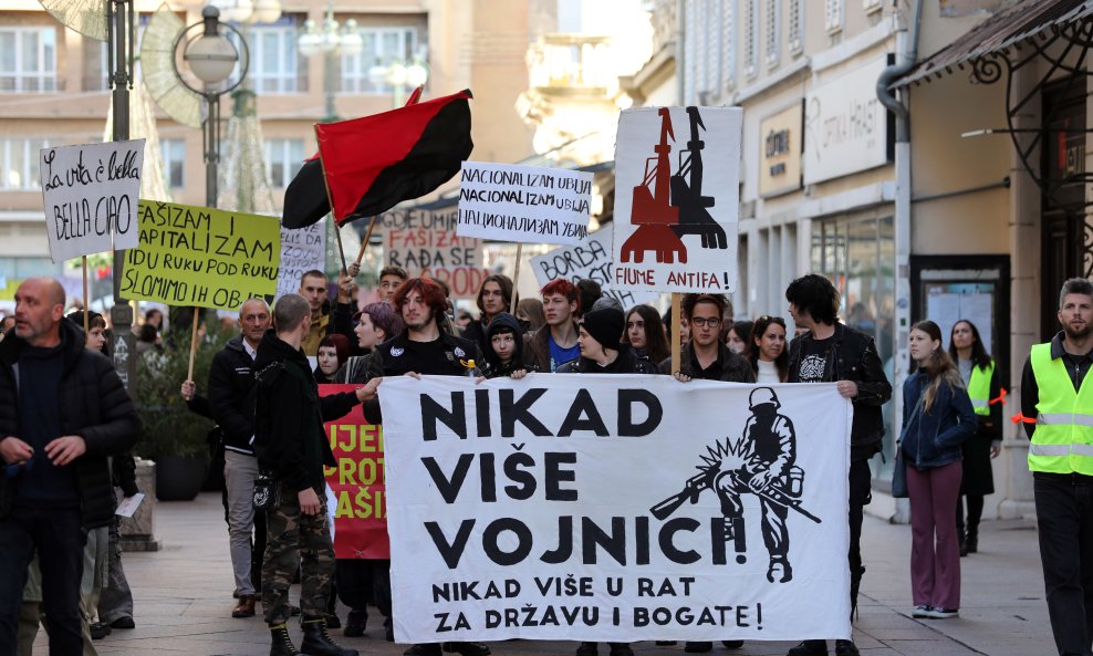 Branitelji prosvjedovali u Vinkovcima zbog 'javnog sramoćenja Hrvatske'