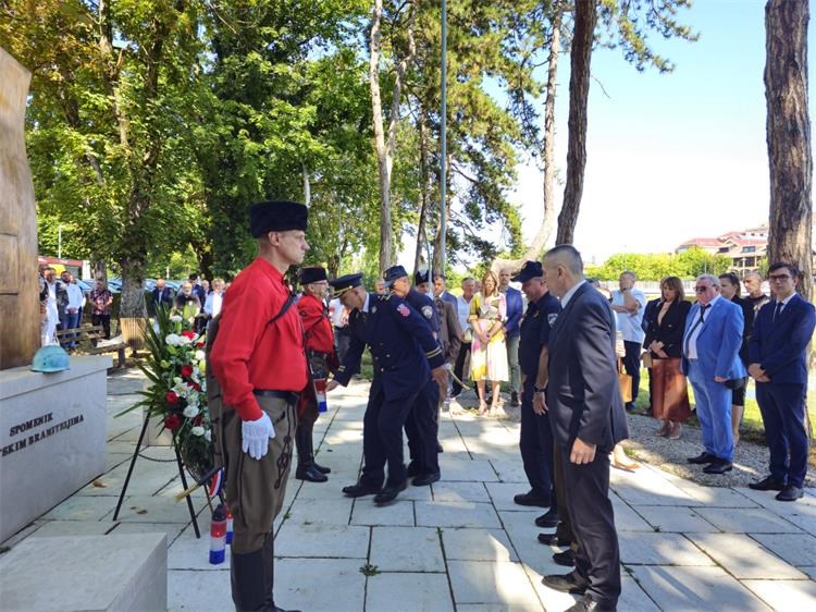 Vinkovci svečano obilježavaju Dan grada: Sjećanje na branitelje, ponos na postignuća i pogled u budućnost