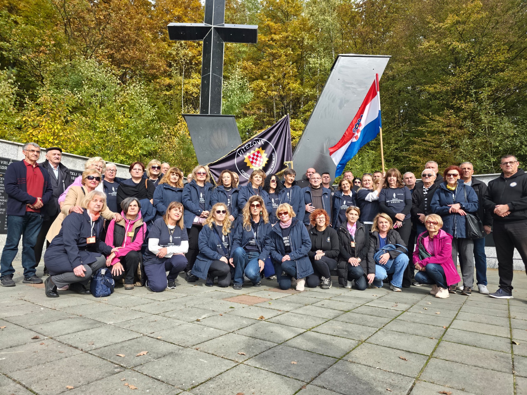 „Stazama branitelja HVO-a“  - Žene u Domovinskom ratu – Zadar se poklonile žrtvama hrvatskog naroda u Vitezu
