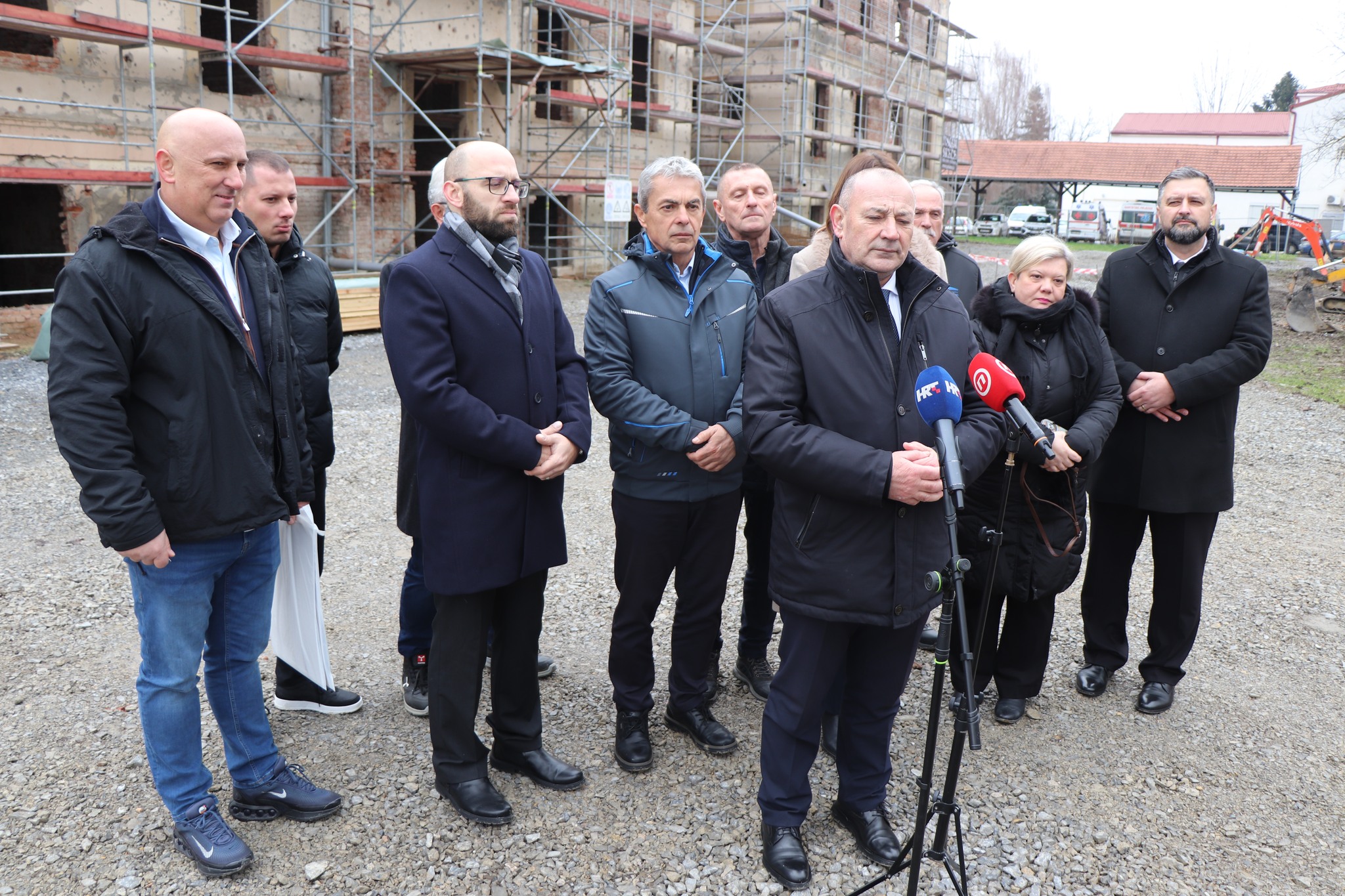 Ministar hrvatskih branitelja Tomo Medved obišao Braniteljski centar u Pakracu