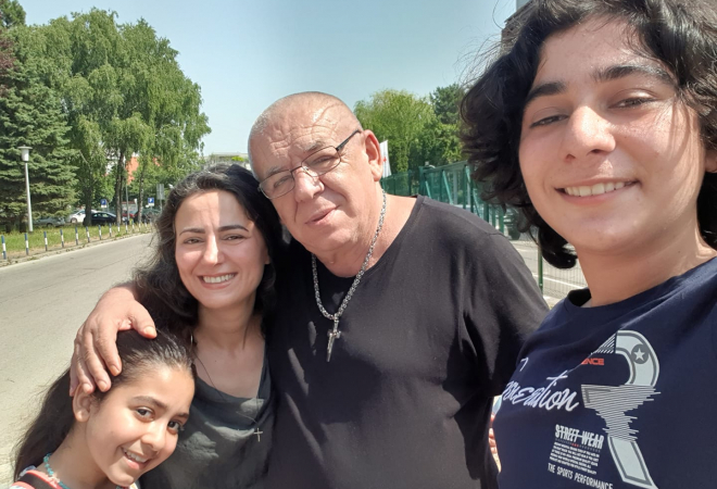 BRANITELJ PUNIH RUKU POKLONA POSJETIO IRANSKU OBITELJ: ‘Prijatelju, na ponos si dragovoljcima!’