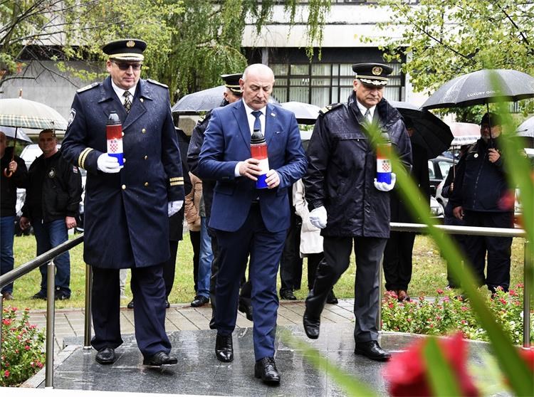 Svečano obilježen Dan hrvatskih branitelja Brodsko-posavske županije