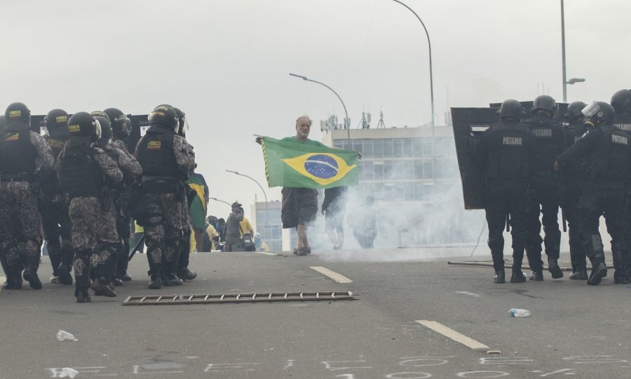 BRAZIL Bolsonarovi pristaše u divljem pohodu opustošili predsjedničku palaču, Kongres i Vrhovni sud: 'To su vandali i fanatični fašisti!'