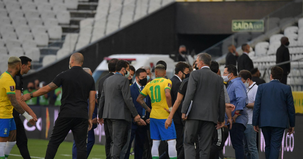 VIDEO: NESTVARNE SCENE U SAO PAULU! BRAZILSKE VLASTI POTJERALE ARGENTINSKE NOGOMETAŠE USRED UTAKMICE