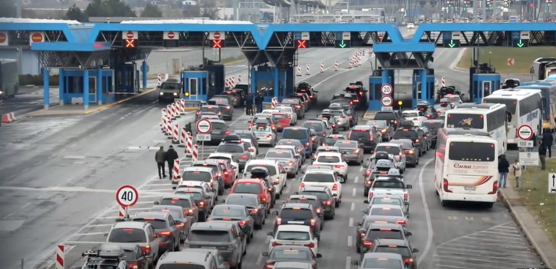 Vozači, oprez! Na A1 došlo do nesreće, nastala kolona duga 18 kilometara