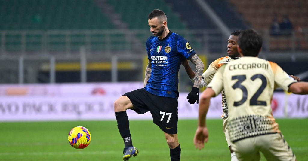 MILANSKI DERBI Sudar divova na San Siru: ‘Vezni red koji predvodi Marcelo Brozović je božanstven! Ti ljudi su strojevi‘