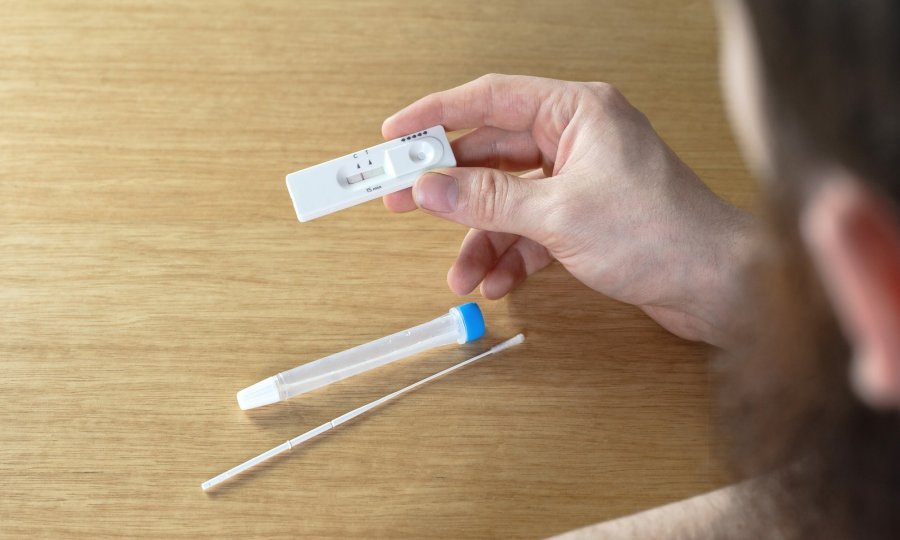 Kućni testovi na koronavirus vruća su roba ove jeseni: Koliko su precizni i kada ih treba koristiti?