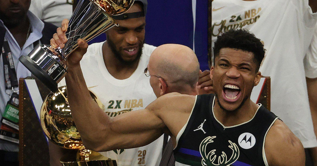NBA FINALE Milwaukee Bucksi nakon 50 godina postali NBA prvaci! Giannis odigrao čudesnu utakmicu za veliko slavlje