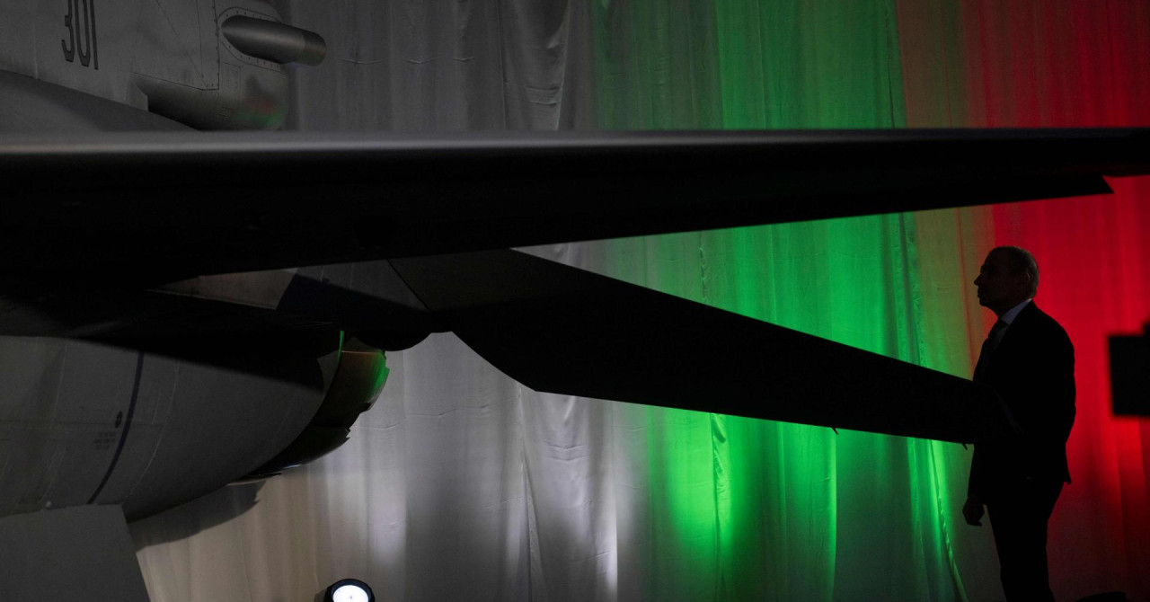 MASOVNA MOBILIZACIJA Odluka bugarske vlade uznemirila javnost: Lovci F-16 na nebu, poziv dobili svi muškarci stariji od 18 godina!