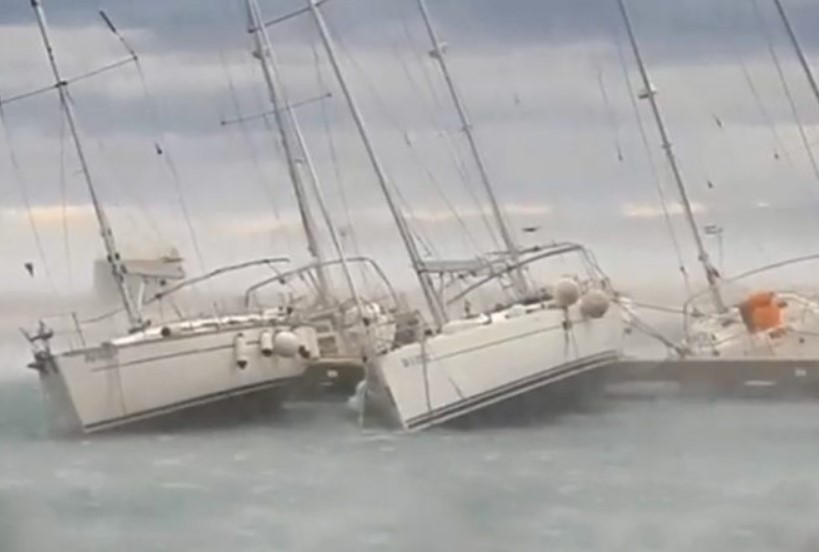 PAZITE SE BURE! Objavljeno crveno, ali i narančasto upozorenje meteoalarma, ’Izbjegavajte putovanja, očekujte iščupana stabla’