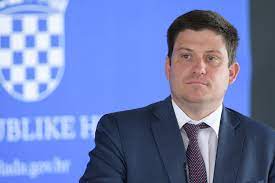 Ministar Butković smijenio odgovorne za misteriozni nestanak zaplijenjene ruske jahte s Murtera