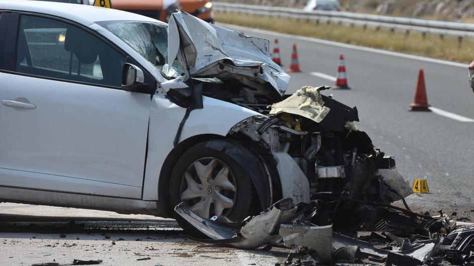 Automobilom se zabio u vozilo HAC-a, radnik završio u bolnici