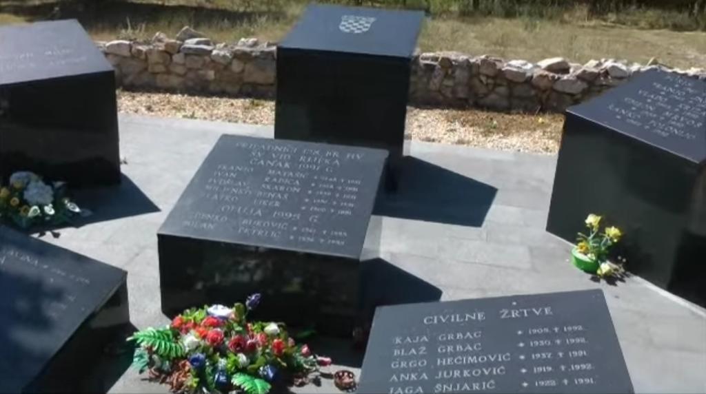 U selu Čanak u kojem je danas poginulo dvoje pirotehničara se 1991. dogodio zvjerski pokolj