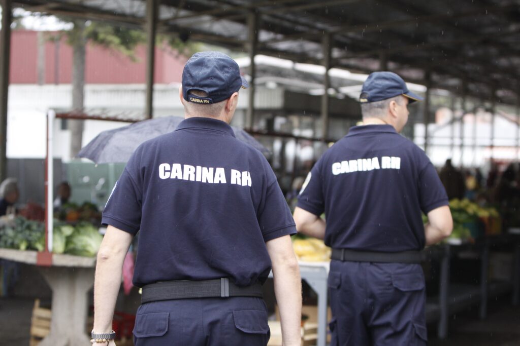 Nenad prodavao kalendare, sutkinja poručila carinicima: “Ostavite čovjeka na miru!”