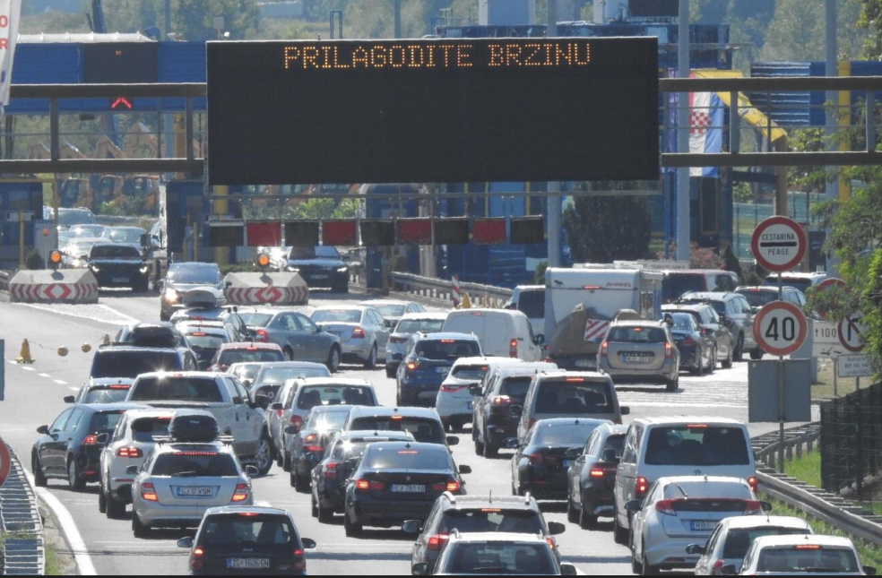 USKORO STIŽE NOVI SUSTAV NAPLATE CESTARINA: Kroz kućice će se prolaziti bez stajanja, a neke od njih ostaju i bez blagajnika