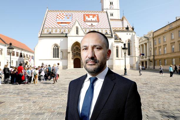 Zekanović : Ako korona virus dođe u Sabor, tu će i stati!