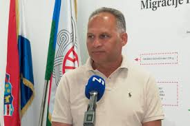 ‘DOBRO NAM JE, IMAMO SVE!’ Nakon što su ga Srbi izgubili, Romi dobili pravo na dvojezične ploče: Snašao ih neočekivan problem