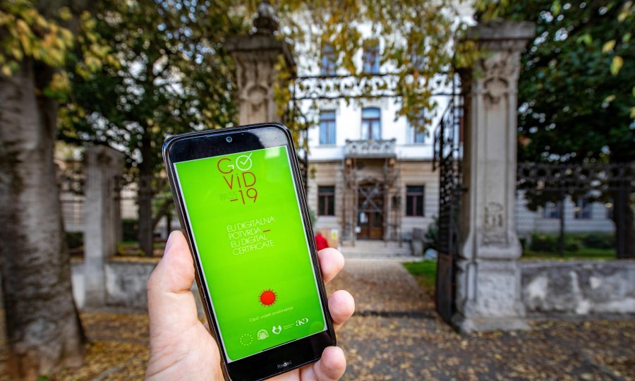 Provjerite li imate li pravo na covid potvrdu temeljem ovog uvjeta: Možete do papira i ako niste niti cijepljeni, preboljeli niti testirani, ali ima jedna kvaka