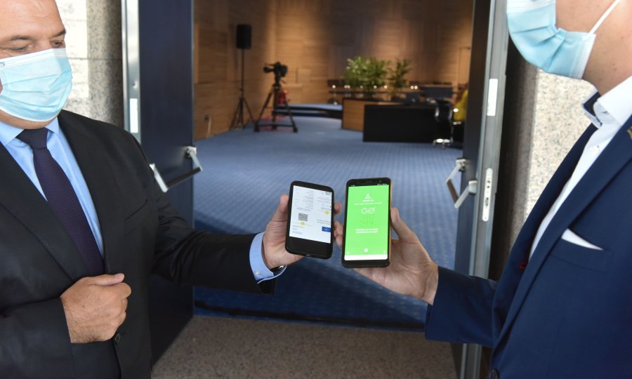 Sada je i crno na bijelo: Od 4. listopada covid potvrde za zdravstvo, socijalu i pacijente. Pogledajte odluke i doznajte što i kako nakon toga