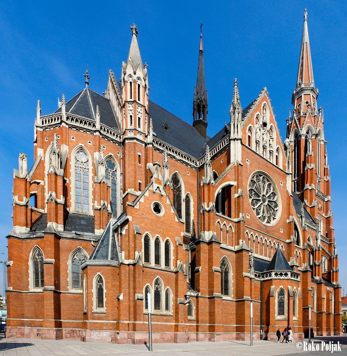 6. rujna 1991. Crkva Svetog Petra i Pavla (Osijek)- četnici sa preko 100 granata pogodili jednu od najvećih i najljepših crkava Srednje Europe!