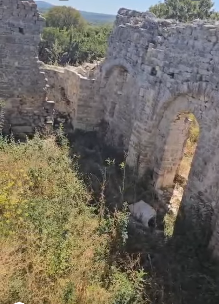 Udruga Benedikt upozorila na stvarno stanje crkve sv. Marka u Karinu: Pogledajte kako izgleda!