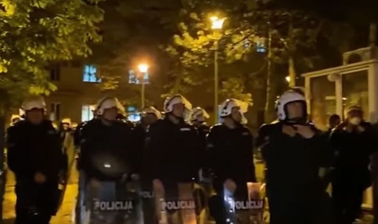(VIDEO) Ponovno napeto u Crnoj Gori: Uhićen episkop SPC-a, prosvjednici skandirali ‘Ustaše! Pustite vladiku!’