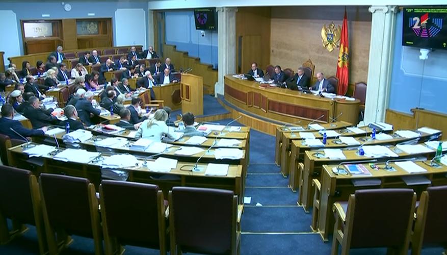 Crna Gora: Izglasan zakon zbog kojeg je prosrpska oporba izazvala kaos u Skupštini