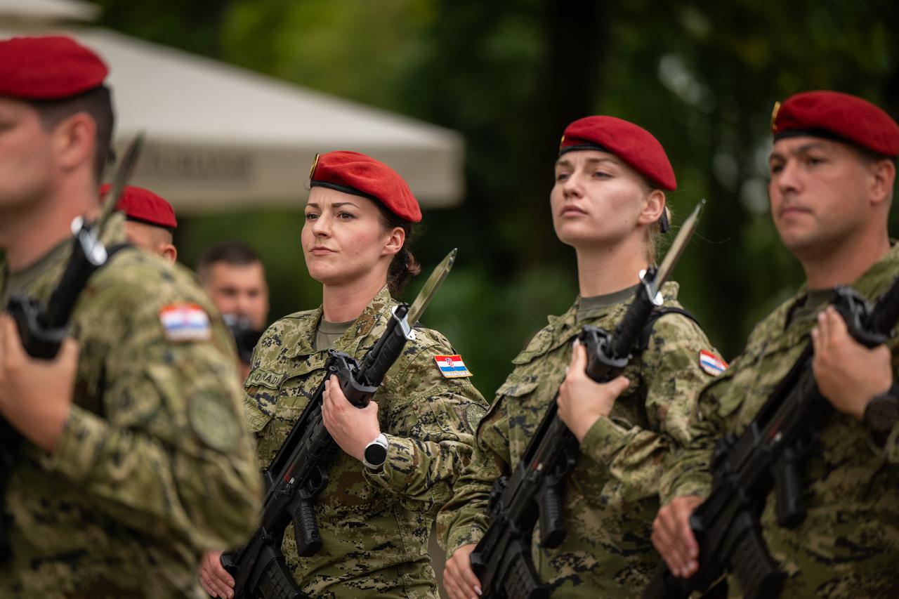 Hrabre žene Hrvatske vojske: One voze Panzer haubicu i Patriju