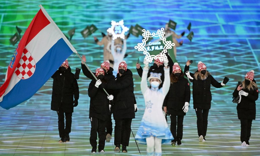 SPEKTAKL U KINI   Zimske olimpijske igre u Pekingu su otvorene; Hrvatsku predstavlja 11 sportašica i sportaša