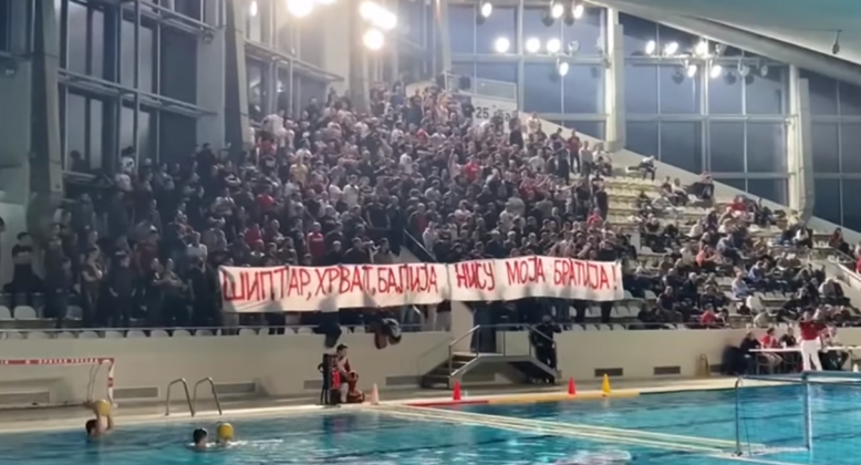 Navijači Crvene Zvezde tjeraju hrvatskog trenera: ‘Šiptar, Hrvat, balija, nisu moja bratija’