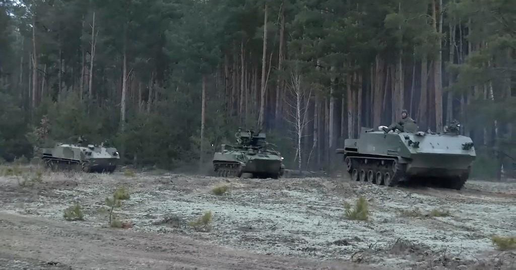 BEZ IKAKVE ZAŠTITE Ruski vojnici protutnjali kroz radioaktivnu Crvenu šumu u Ukrajini