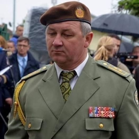 Udruga specijalne policije Miloradu Pupovcu: "NAMA JE 5 DO 12 - DAJ OSTAVKU! "