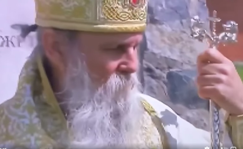 HRT se od ovoga nije ogradio: SPC proslavila ‘Vaskrs’ u Okučanima ispred spomenika ‘Žrtvama rata 1991. - 1995.’