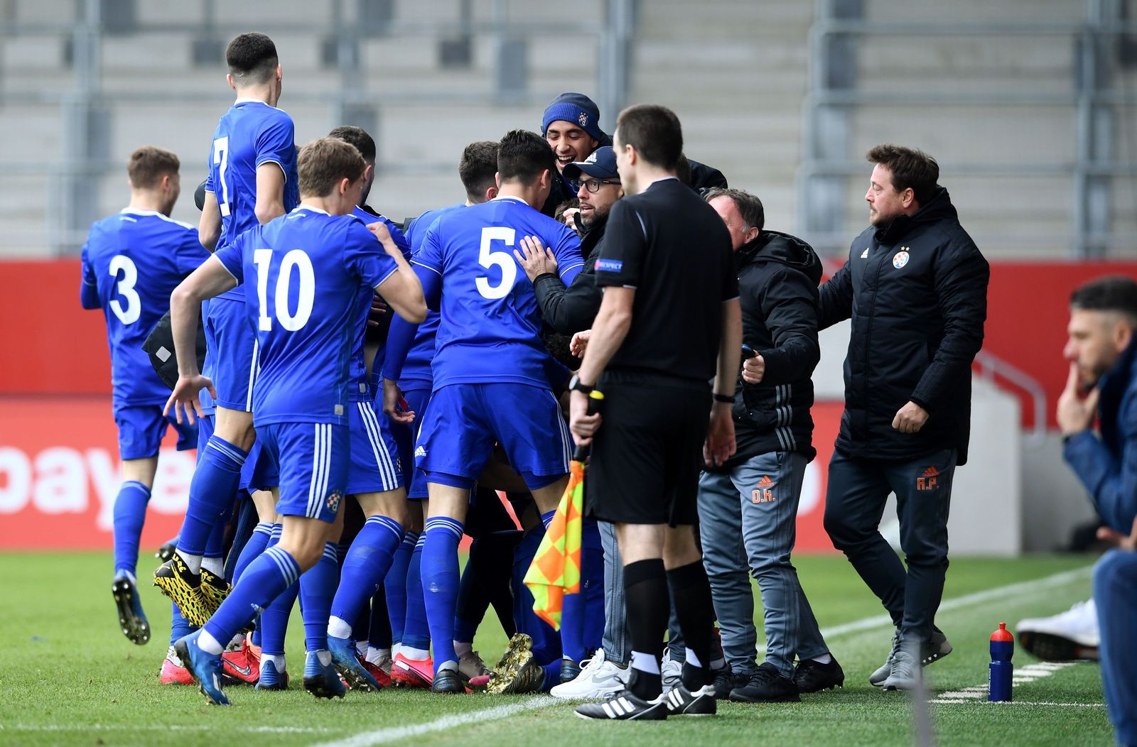 Dinamovi juniori nakon nevjerojatne drame nad dramama izbacili Bayern za četvrtfinale Lige prvaka!