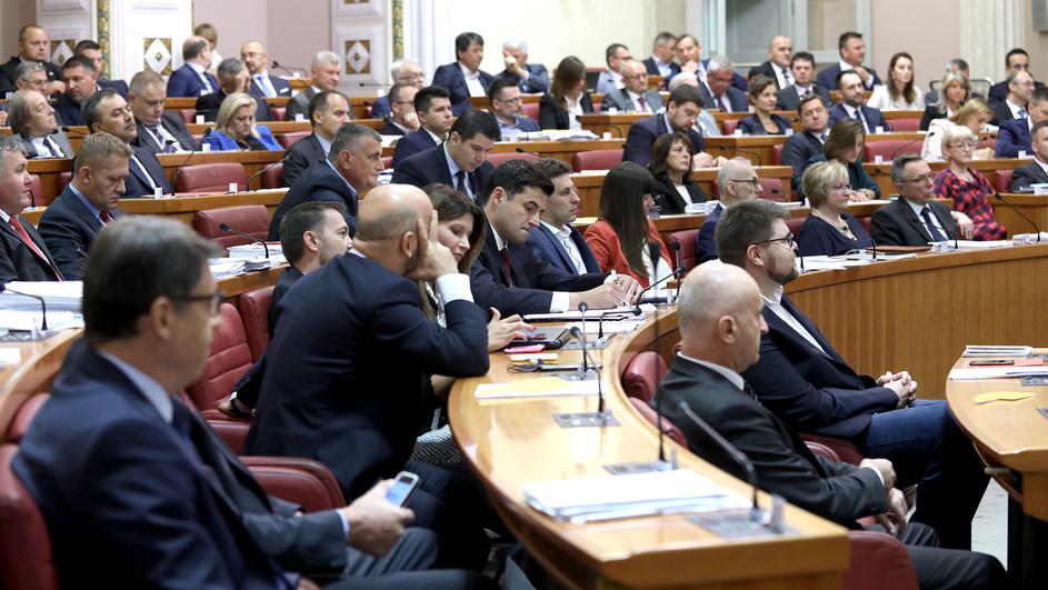 Sabor danas glasuje o Zakonu o zastoju ovrha na plaće...