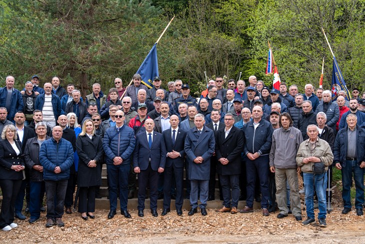 Pripadnici istarske 119. brigade HV-a poklonili se svojim palim suborcima