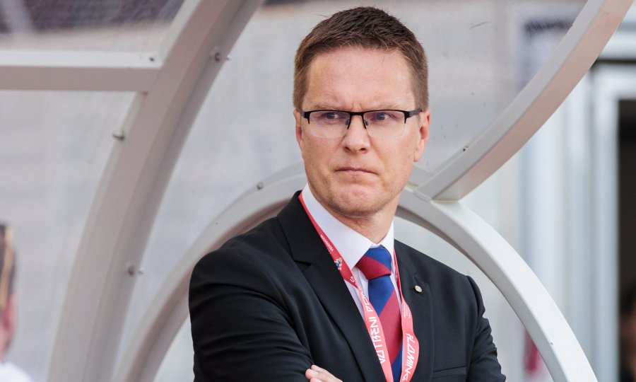 NEVOLJE U RAJU  Zabrinuti trener Hajduka oglasio se nakon debakla u kojem su 'bili' primili tri gola