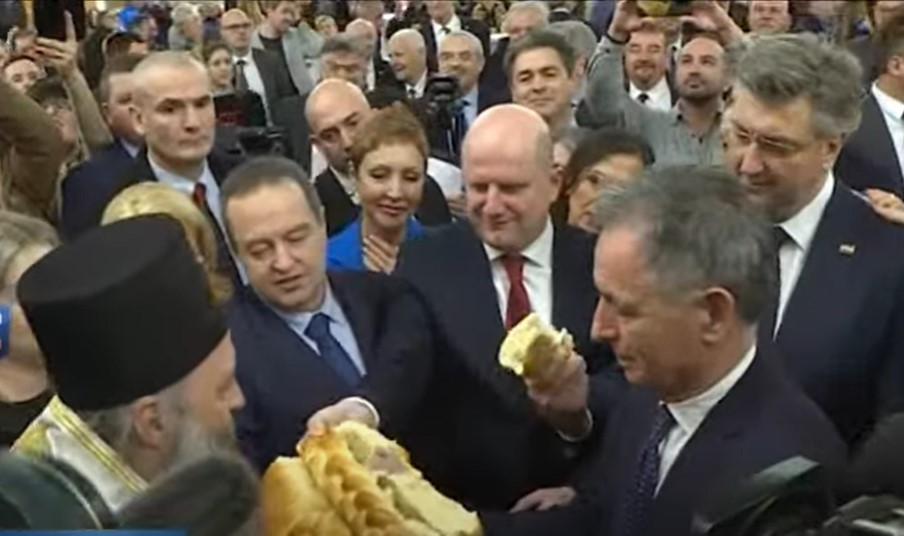 BEOGRAD IH RAZAPINJE, NEVIĐENI ŠAMAR! Vučić i Dačić na stupu srama zbog Hrvatske: ‘Kao kada bi se pedofil prijavio za mjesto ‘vaspitača’ u vrtiću’