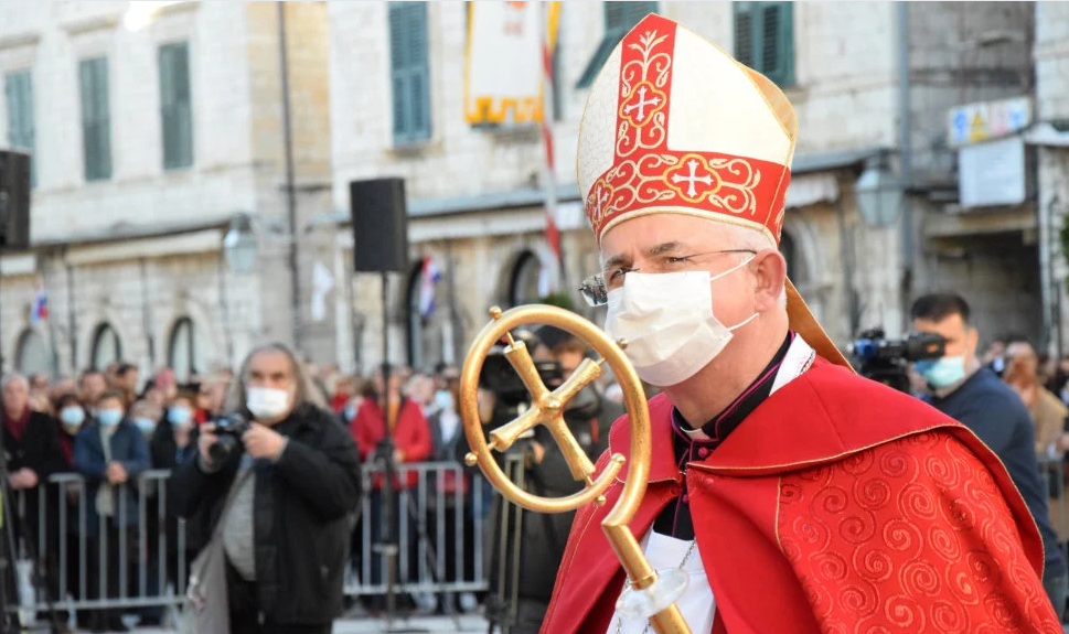 Mons. Uzinić na Daksi: Na ovom stratištu su ubijana naša braća samo zato što su bili ideološki neprijatelji