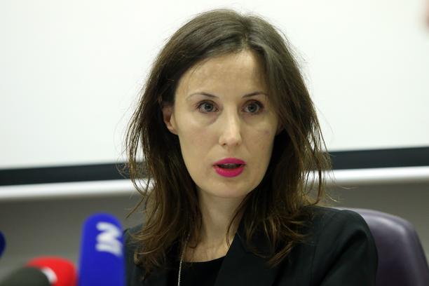 Orešković ponovno vrijeđa pola milijuna Hrvata: Thompsonovi fanovi za nju su “fašistička masa”