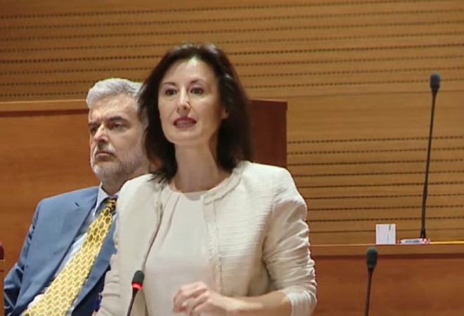 Krvava zvijezda joj i dalje viri iz srca!