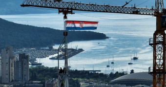Odsad se i službeno najviši objekt u Hrvatskoj nalazi u Splitu: Dalmatia Tower dosegnuo 135 metara, na vrhu nebodera zavijorila zastava
