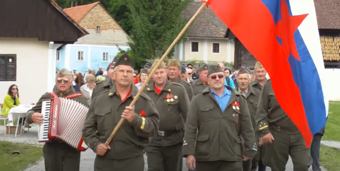 U Kumrovcu dernek, a u Teznom  tuga, jad i žalost!