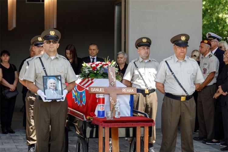 U Vukovaru sahranjen Danijel Rehak