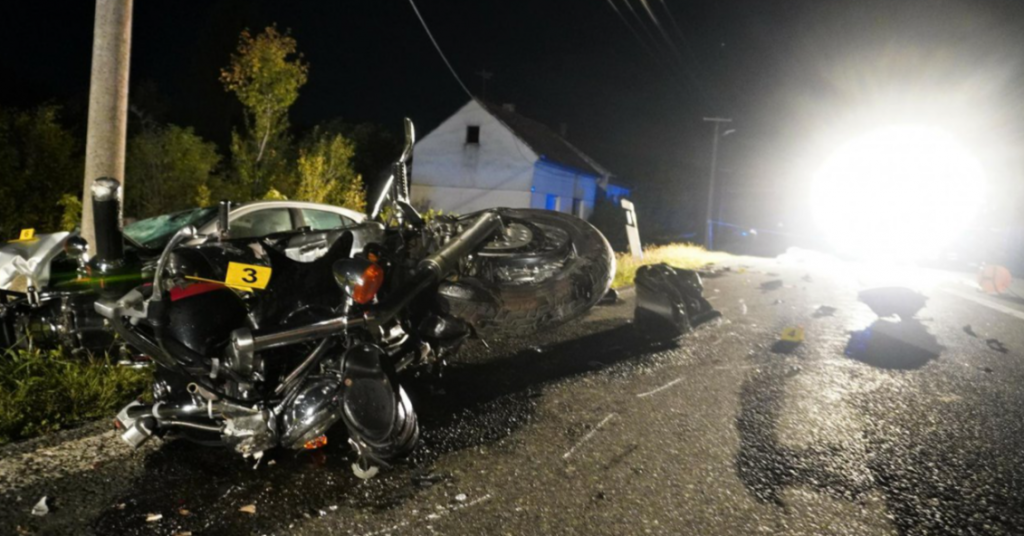 Bračni par poginuo u teškoj nesreći: Motociklom udarili u srnu pa se zabili u auto