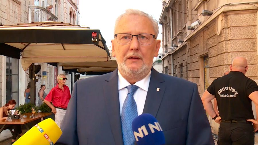 Davor Božinović: Nije isto 20.000 ljudi na stadionu i 20 ljudi u kafiću